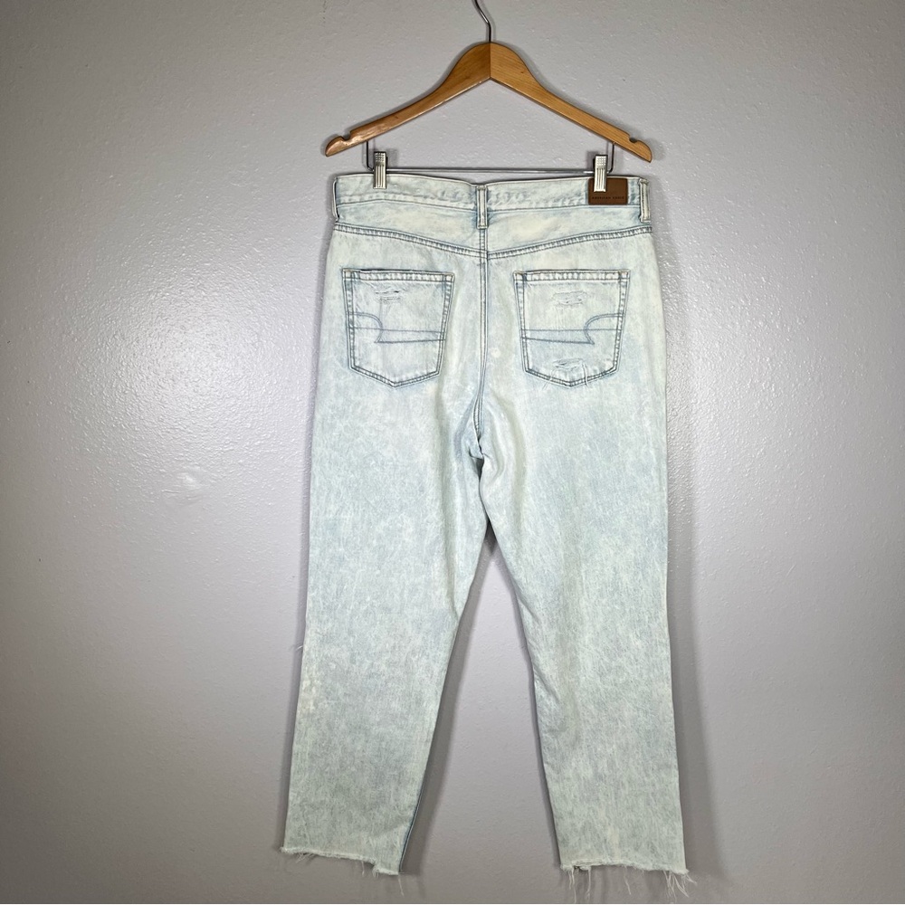 American eagle light wash distressed raw hem denim mom jeans high rise 12R - Picture 2 of 12